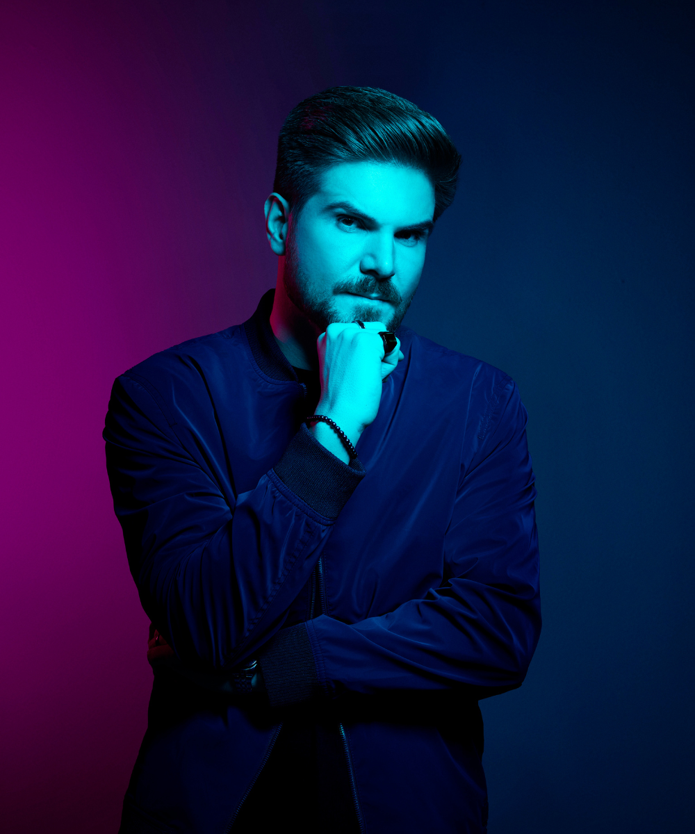 Victor Manachini palestrando sobre inteligência artificial, inovação e o futuro das profissões.